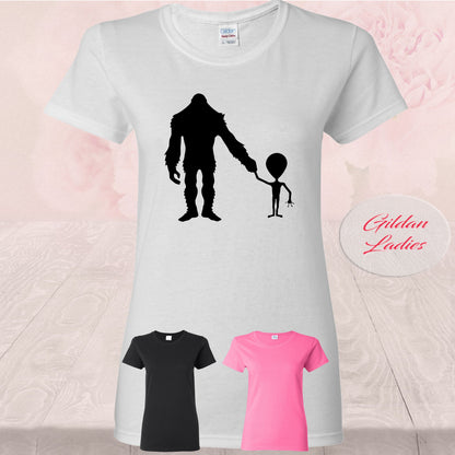 Bigfoot And Alien Holding Hands, Shirt